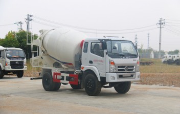 南駿3方攪拌車(chē)