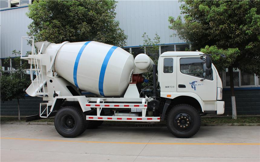 福田時(shí)代3方水泥攪拌車側(cè)面展示圖