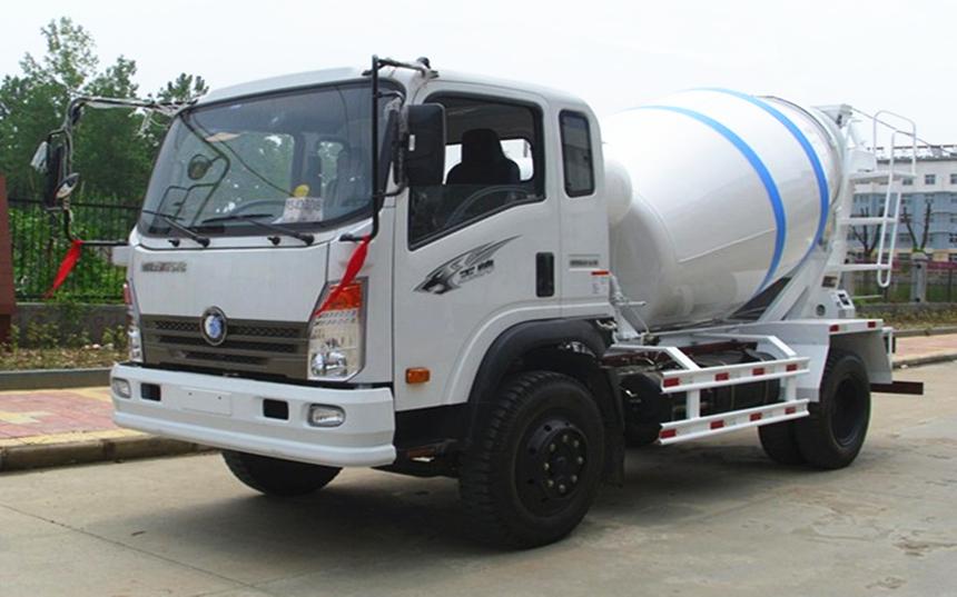 重汽王牌3方攪拌車(chē)側(cè)面方位圖