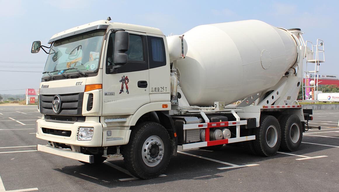 福田歐曼12方水泥攪拌車(chē)左側(cè)高清大圖